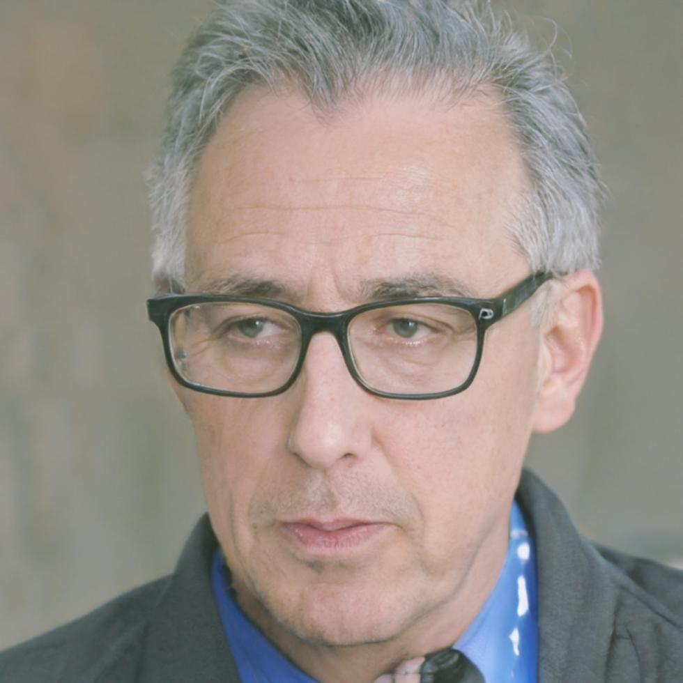 Portrait de Marc Dubois, expert en analyse financière